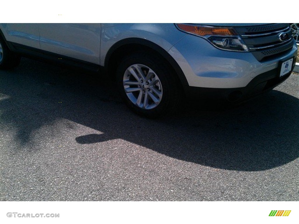 2015 Explorer FWD - Ingot Silver / Medium Light Stone photo #5