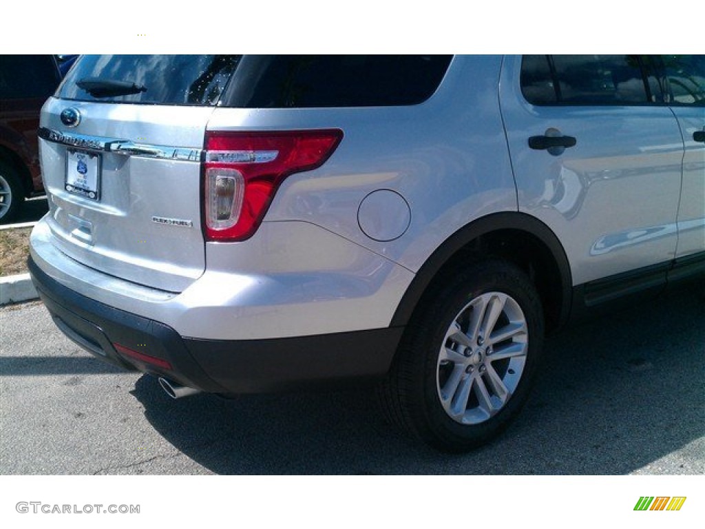 2015 Explorer FWD - Ingot Silver / Medium Light Stone photo #7