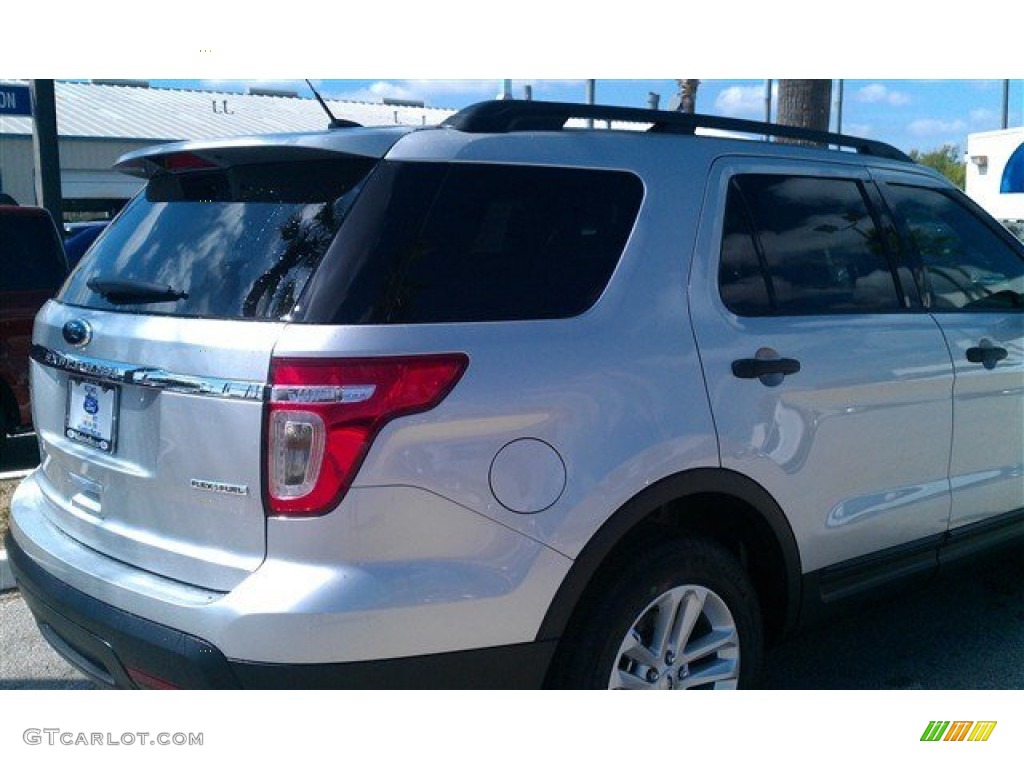 2015 Explorer FWD - Ingot Silver / Medium Light Stone photo #8
