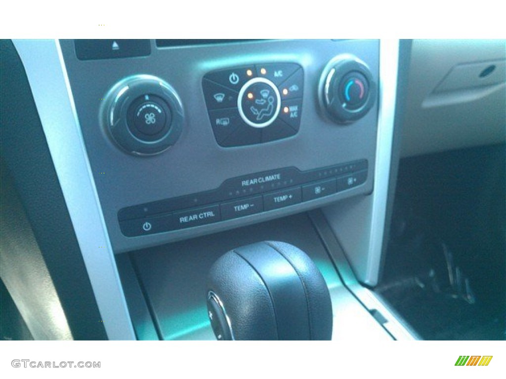 2015 Explorer FWD - Ingot Silver / Medium Light Stone photo #35