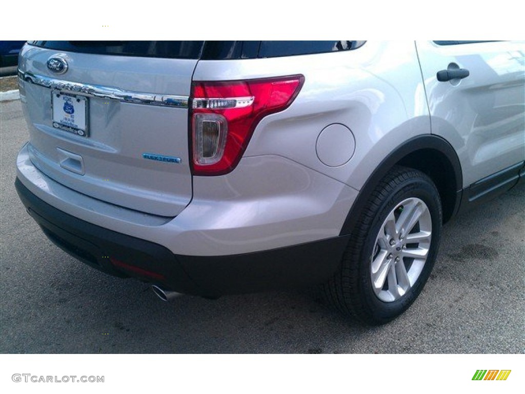 2015 Explorer FWD - Ingot Silver / Medium Light Stone photo #3