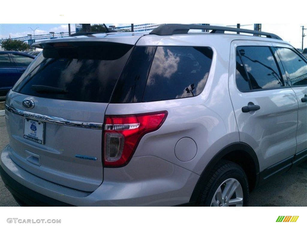 2015 Explorer FWD - Ingot Silver / Medium Light Stone photo #4