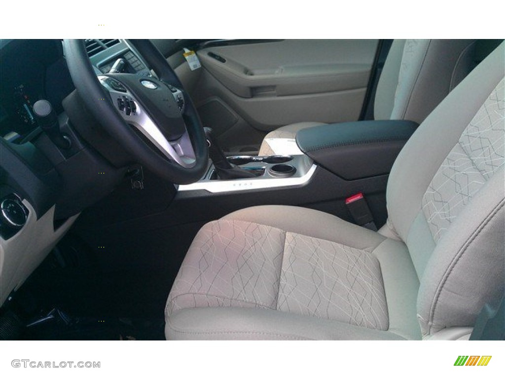 2015 Explorer FWD - Ingot Silver / Medium Light Stone photo #18