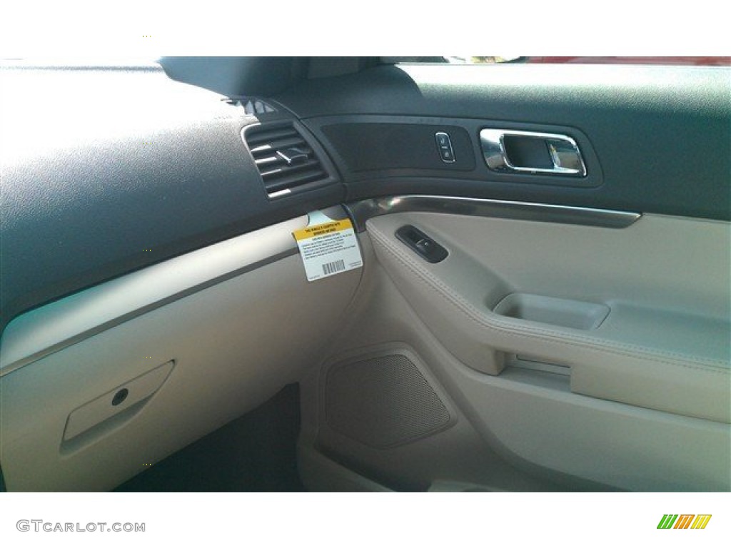 2015 Explorer FWD - Ingot Silver / Medium Light Stone photo #34