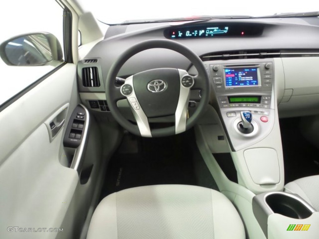 2015 Prius Three Hybrid - Nautical Blue Metallic / Misty Gray photo #7