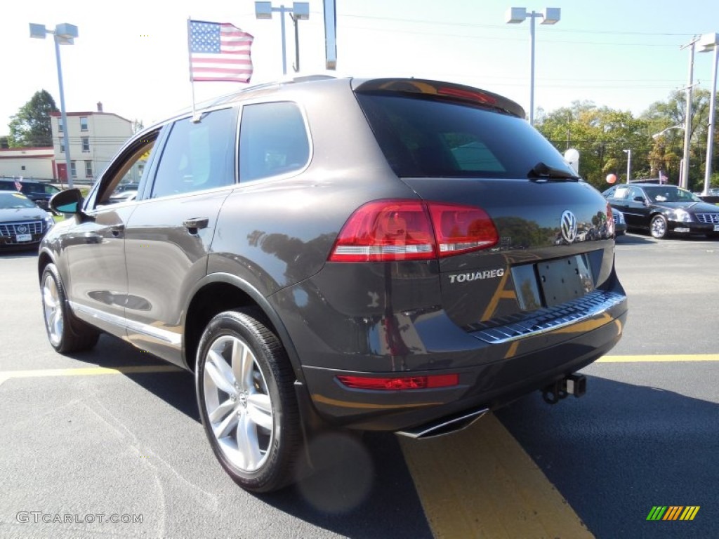 2012 Touareg TDI Executive 4XMotion - Galapagos Metallic / Saddle Brown photo #5