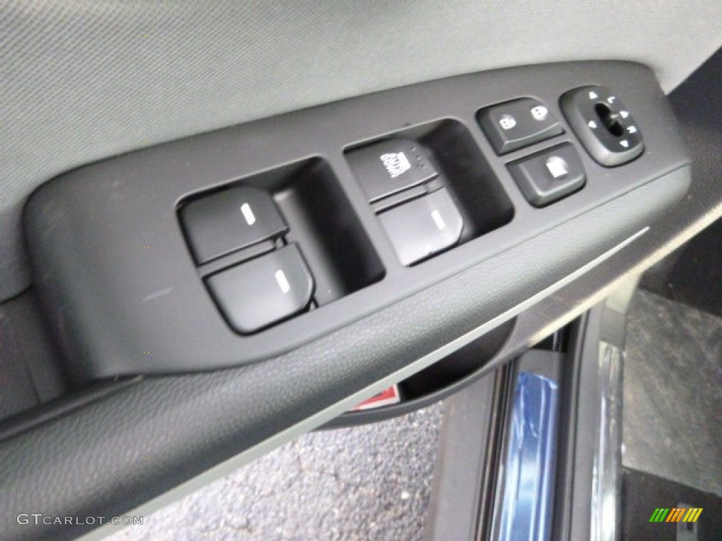 2015 Soul  - Shadow Black / Black photo #15