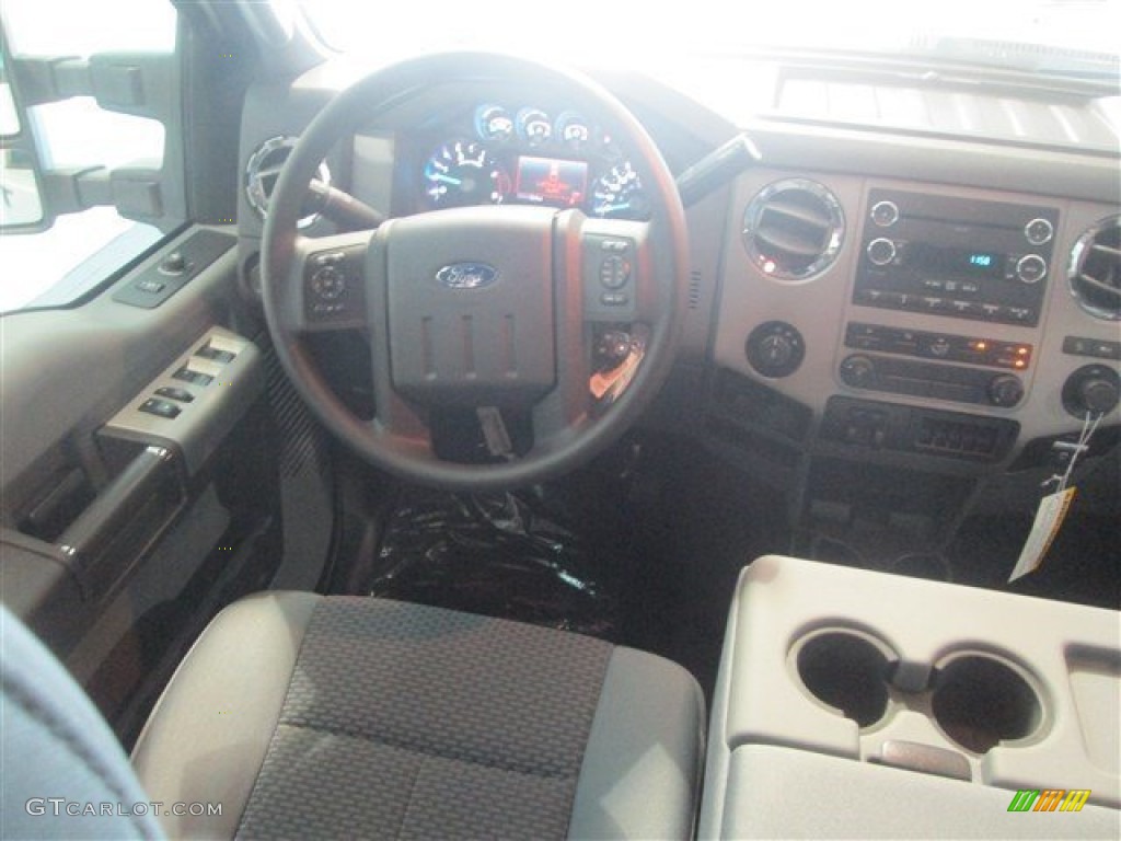 2015 F250 Super Duty XLT Crew Cab 4x4 - Oxford White / Steel photo #14