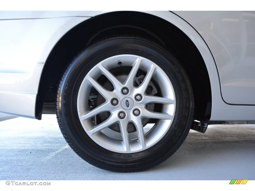 2010 Fusion S - Brilliant Silver Metallic / Medium Light Stone photo #17