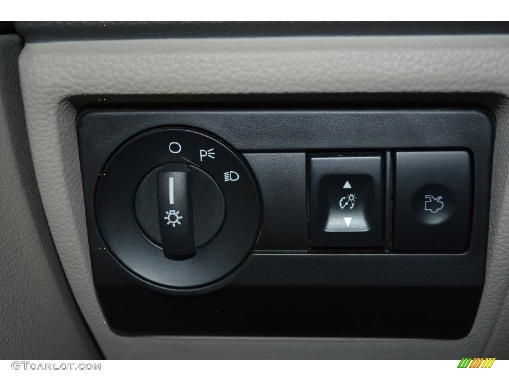 2010 Fusion S - Brilliant Silver Metallic / Medium Light Stone photo #23