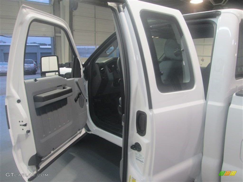 2015 F250 Super Duty XL Super Cab - Oxford White / Steel photo #12