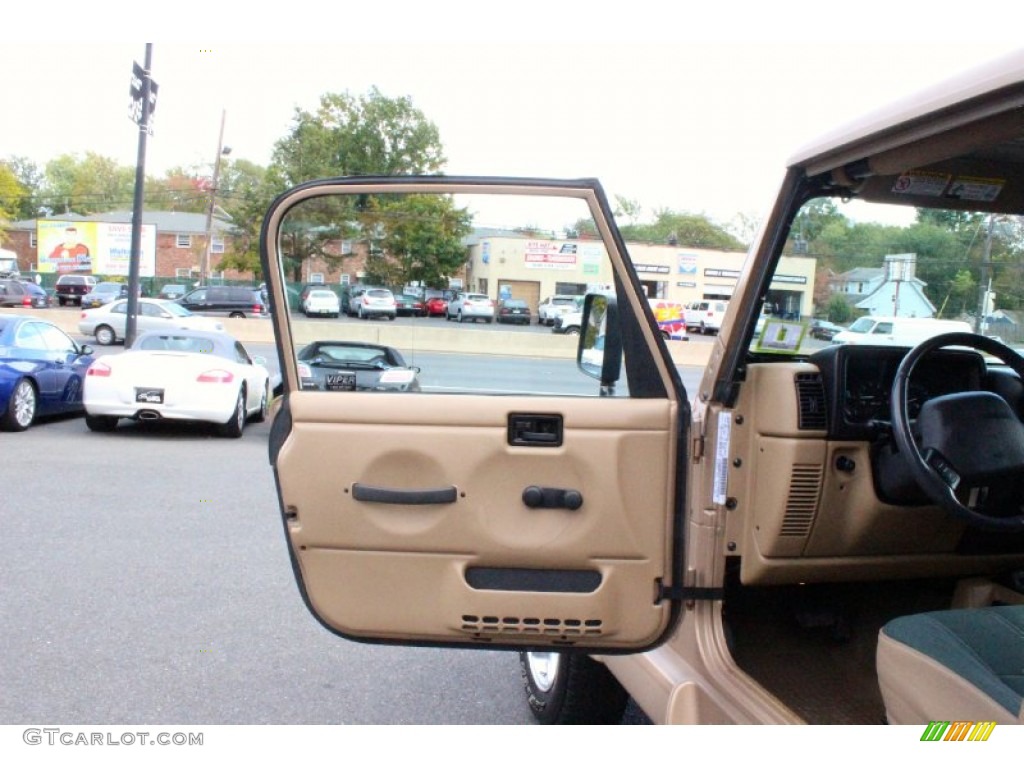 2000 Wrangler Sahara 4x4 - Desert Sand Pearl / Camel/Dark Green photo #11