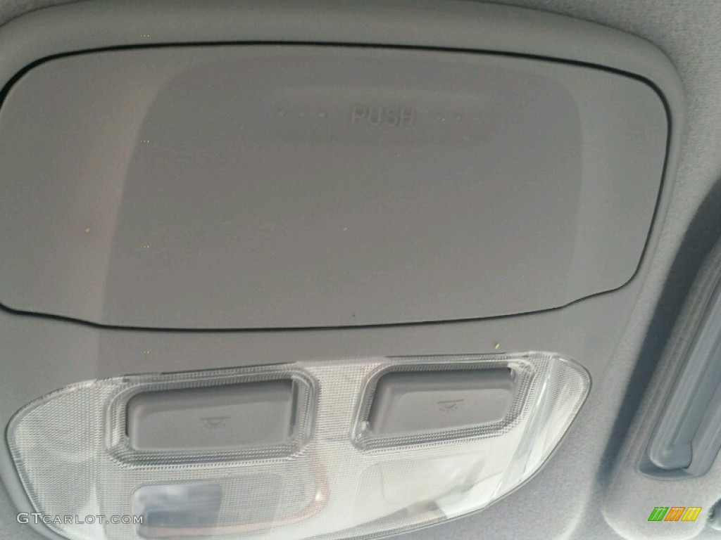 2004 Optima EX V6 - Diamond Silver / Beige photo #16