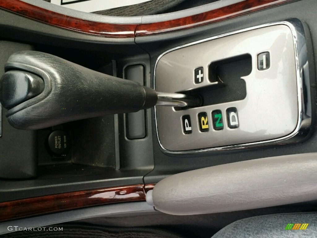 2004 Optima EX V6 - Diamond Silver / Beige photo #17