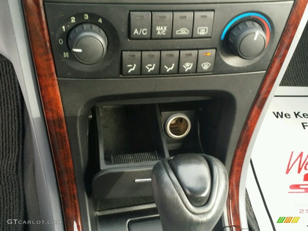 2004 Optima EX V6 - Diamond Silver / Beige photo #18