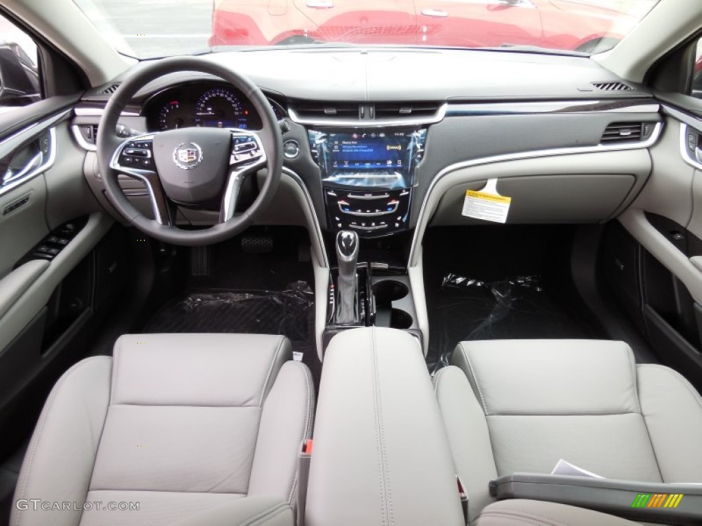 2015 Cadillac XTS Luxury Sedan Dashboard Photos