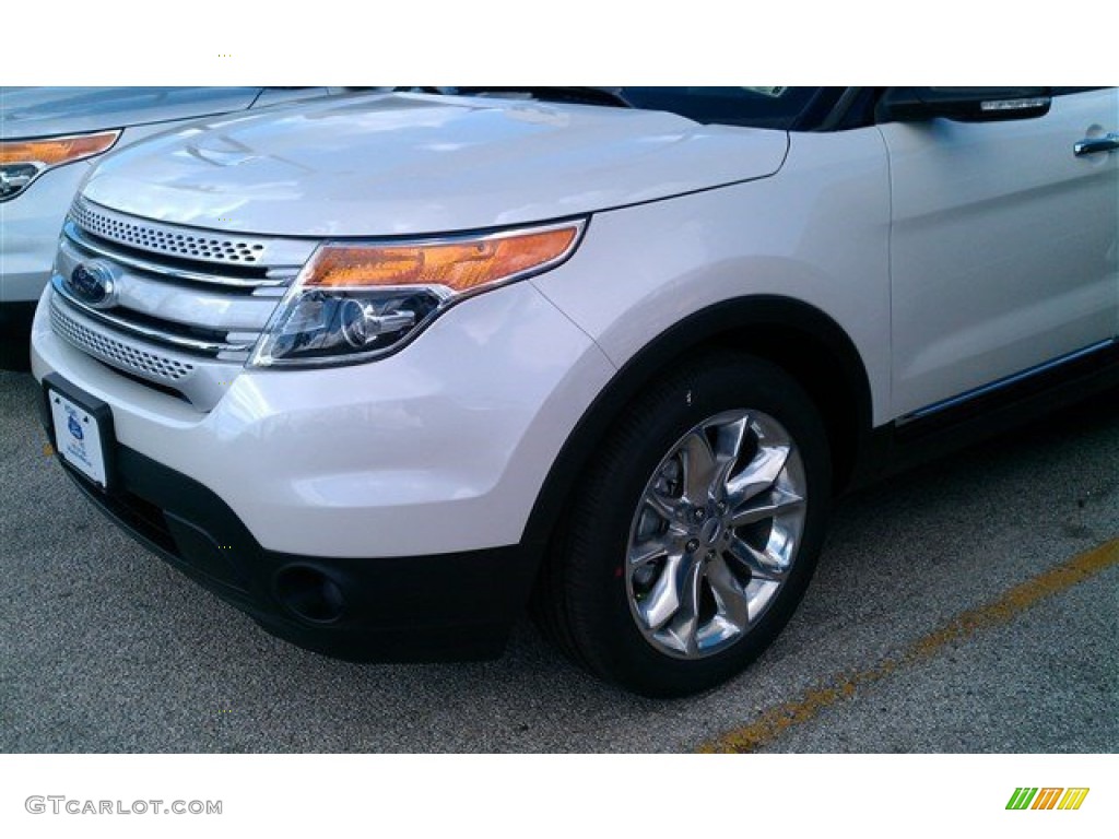 2015 Explorer XLT - White Platinum / Medium Light Stone photo #34