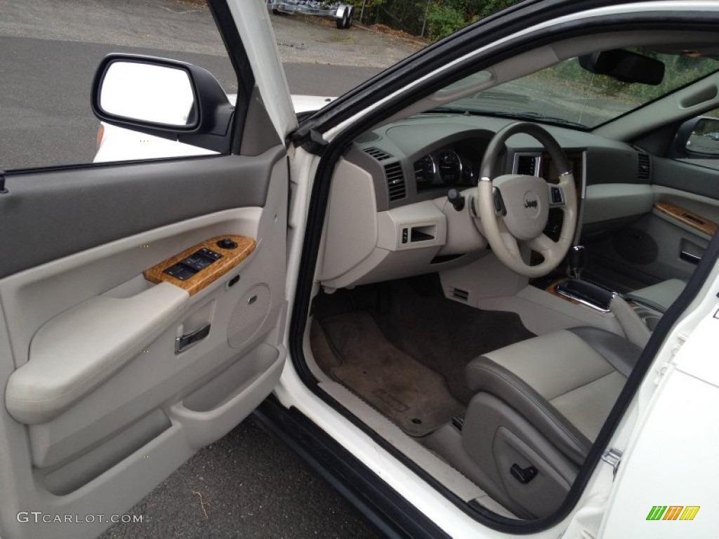 2008 Grand Cherokee Limited 4x4 - Stone White / Dark Slate Gray/Light Graystone photo #17