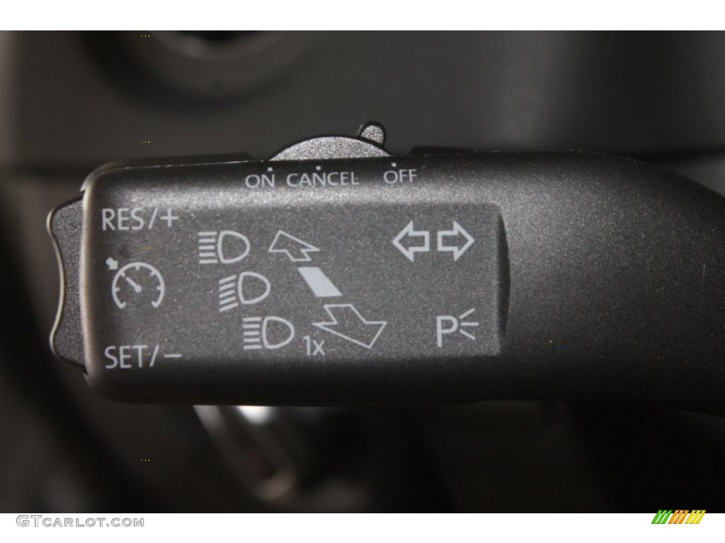 2015 Volkswagen Tiguan S Controls Photos