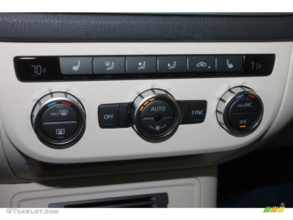 2015 Volkswagen Tiguan SEL Controls Photos