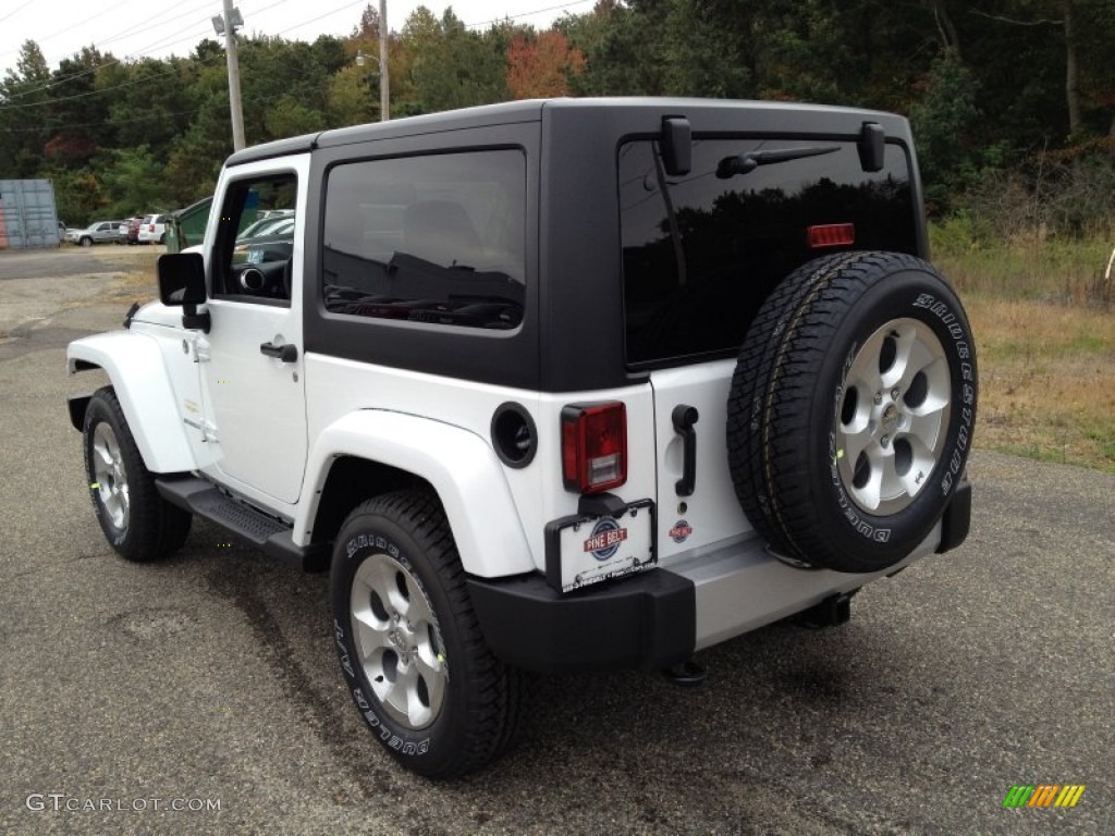 2015 Wrangler Sahara 4x4 - Bright White / Black photo #4