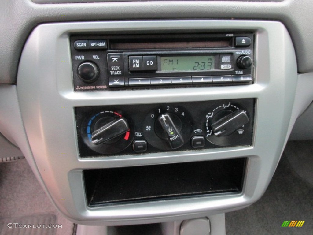 2003 Galant ES - Sterling Silver Metallic / Gray photo #27