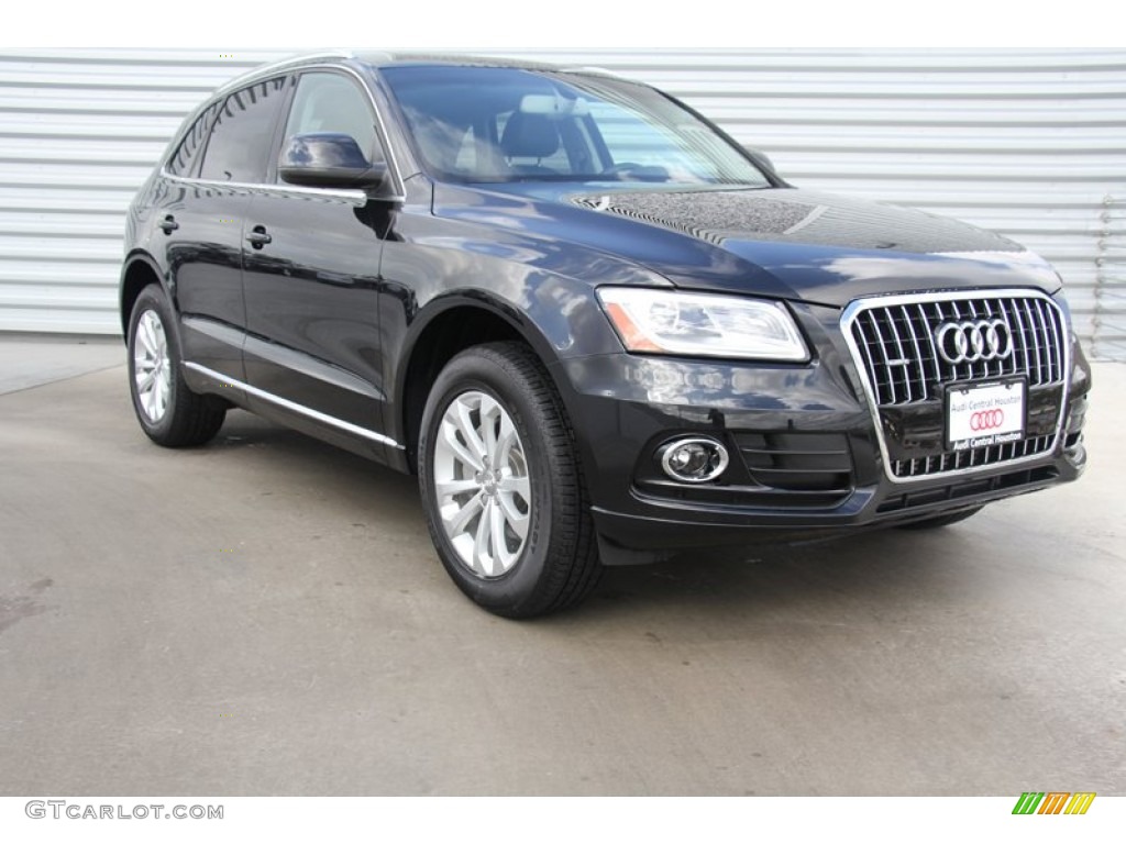 Brilliant Black Audi Q5