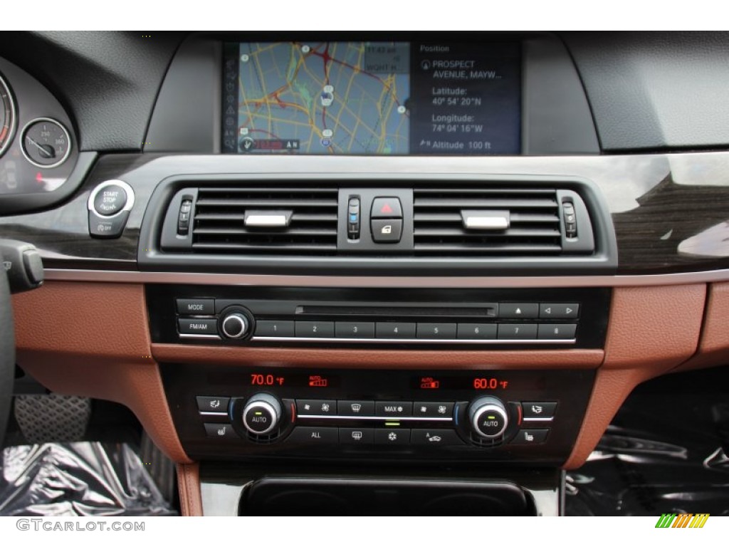 2012 BMW 5 Series 528i xDrive Sedan Controls Photo #98122223