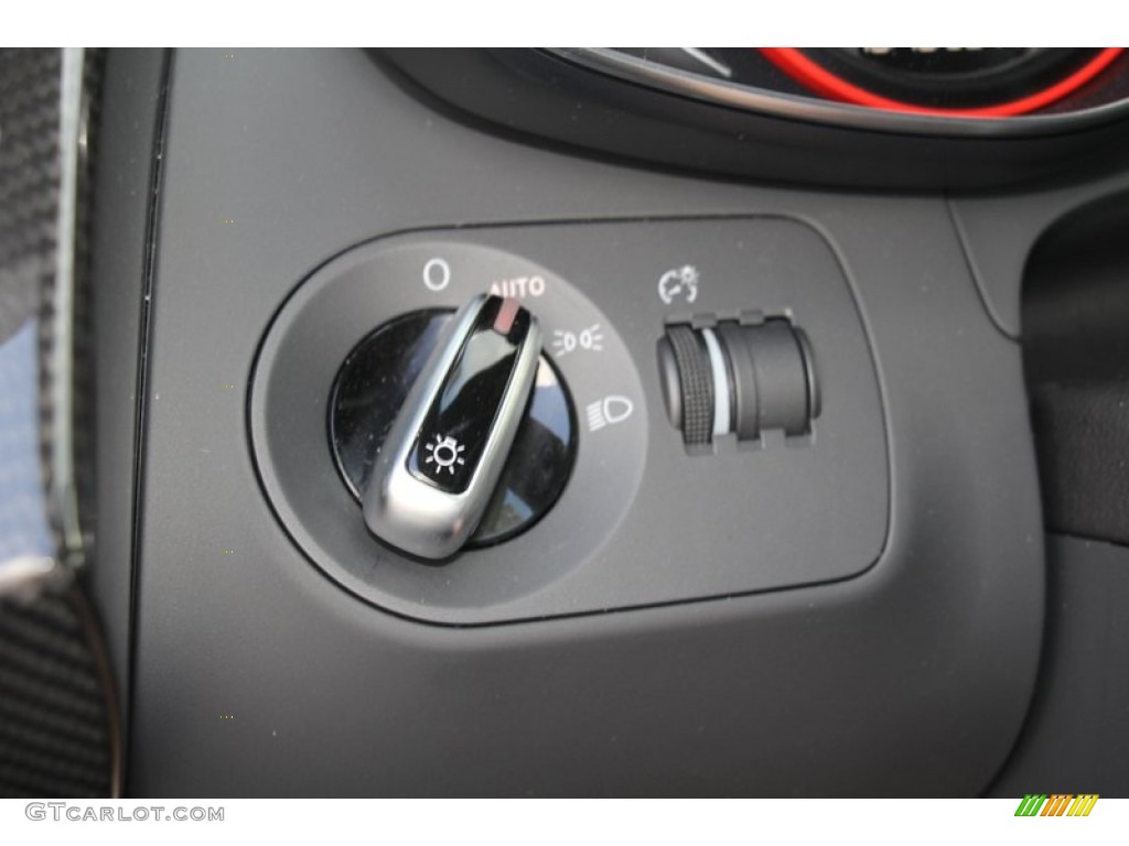 2014 Audi R8 Coupe V10 Plus Controls Photos