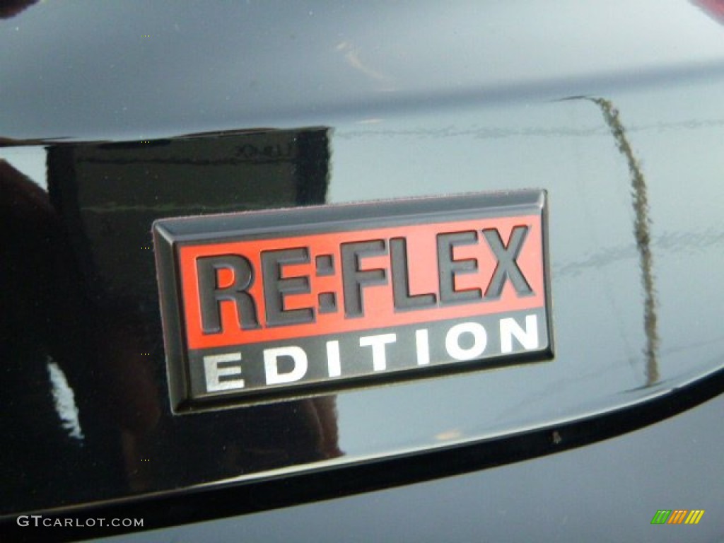 2015 Hyundai Veloster RE FLEX Marks and Logos Photos