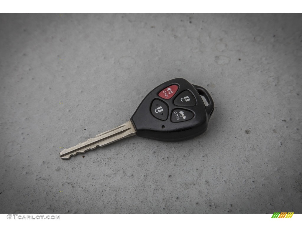 2010 Toyota Camry LE Keys Photo #98131565