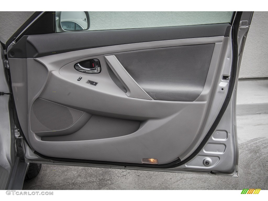 2010 Toyota Camry LE Ash Gray Door Panel Photo #98132039