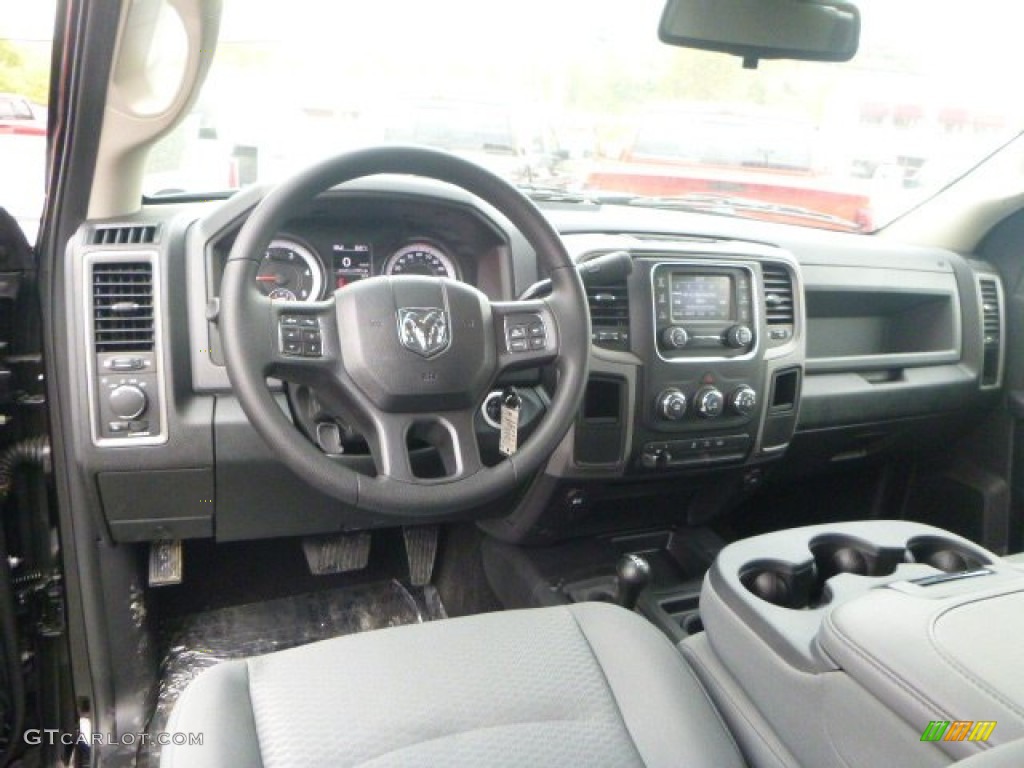 2015 Ram 2500 Tradesman Crew Cab 4x4 Black/Diesel Gray Dashboard Photo #98135633