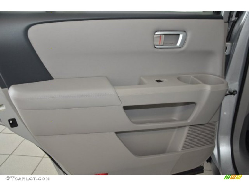 2015 Pilot EX-L - Taffeta White / Gray photo #17