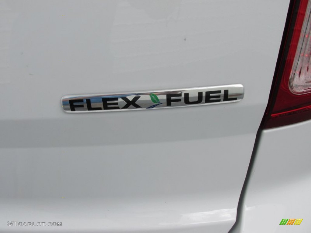 2015 Explorer XLT - Oxford White / Medium Light Stone photo #15