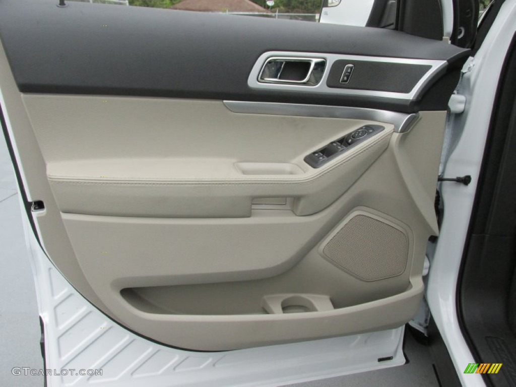 2015 Explorer XLT - Oxford White / Medium Light Stone photo #24