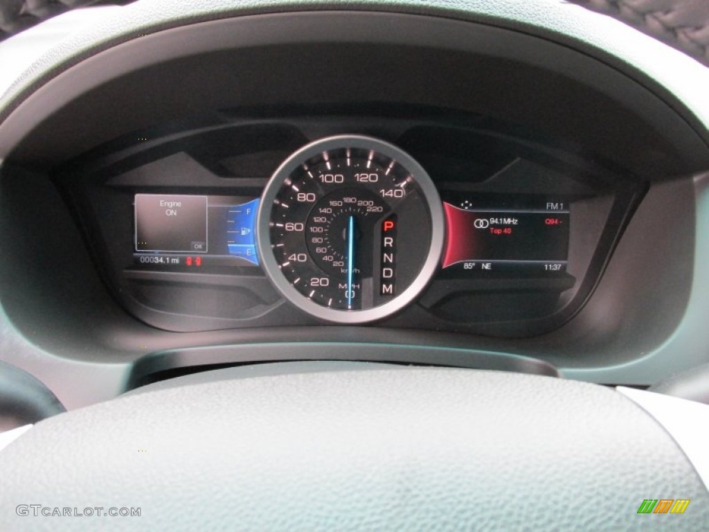 2015 Explorer XLT - Oxford White / Medium Light Stone photo #34