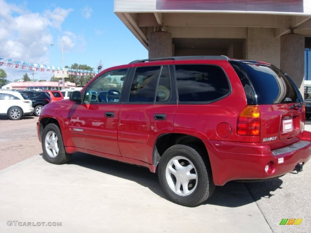 2004 Envoy SLE 4x4 - Magnetic Red Metallic / Medium Pewter photo #3