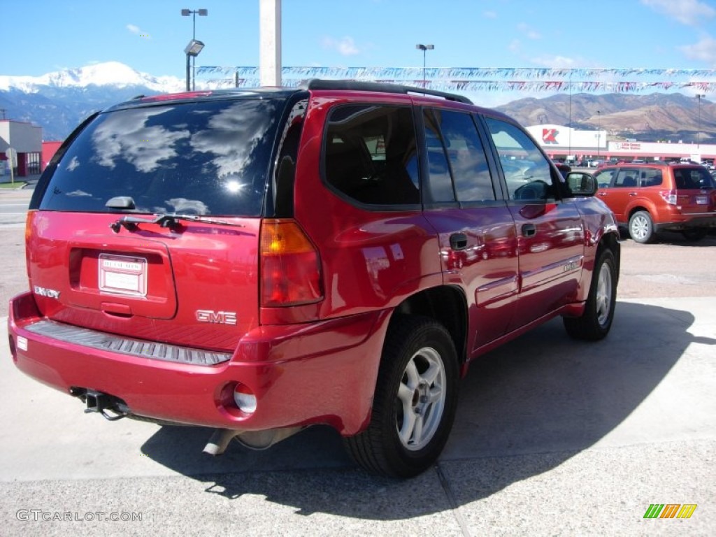 2004 Envoy SLE 4x4 - Magnetic Red Metallic / Medium Pewter photo #5