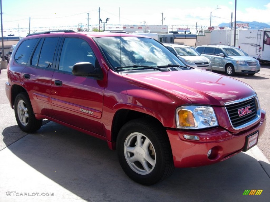 2004 Envoy SLE 4x4 - Magnetic Red Metallic / Medium Pewter photo #7