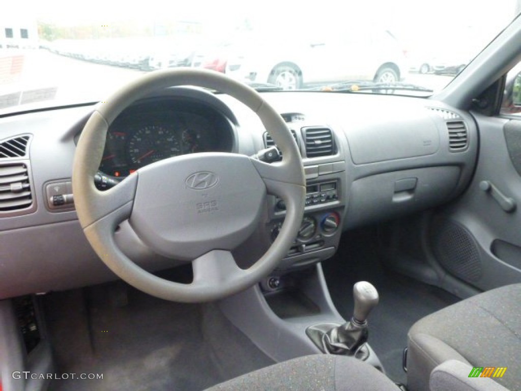2002 Accent GL Sedan - Retro Red / Gray photo #10
