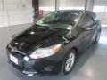 Tuxedo Black - Focus SE Sedan Photo No. 3