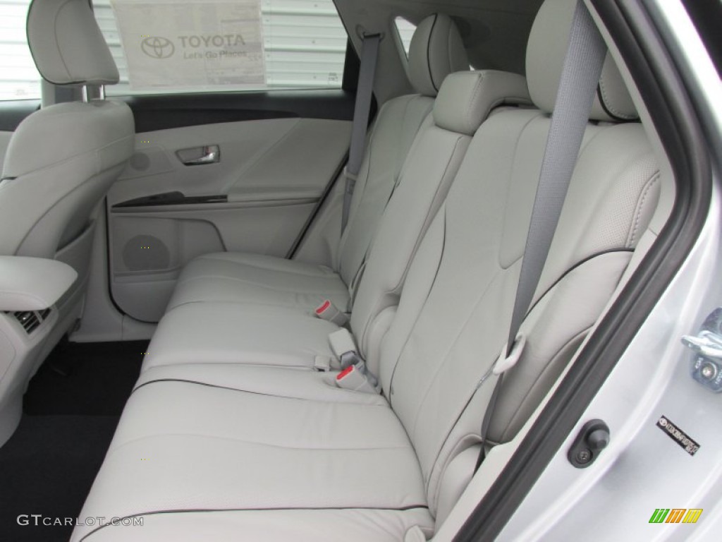 Light Gray Interior 2015 Toyota Venza XLE V6 Photo #98176815