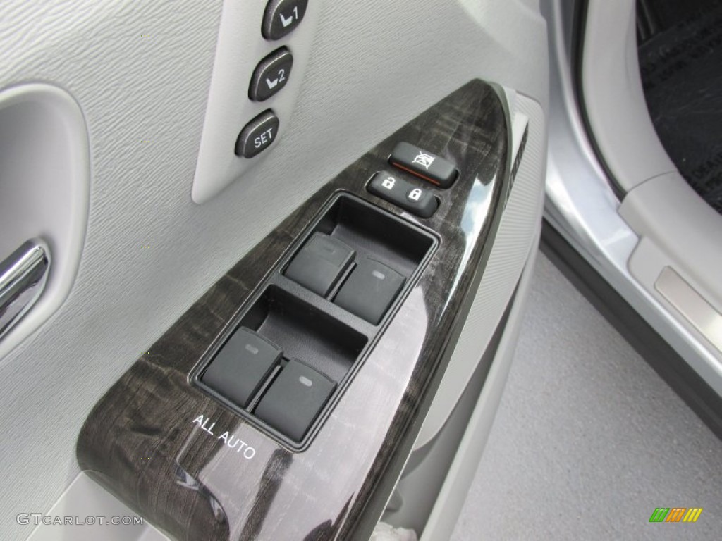 2015 Toyota Venza XLE V6 Controls Photo #98176848