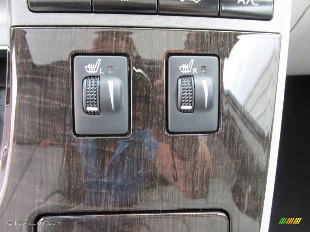 2015 Toyota Venza XLE V6 Controls Photo #98176953