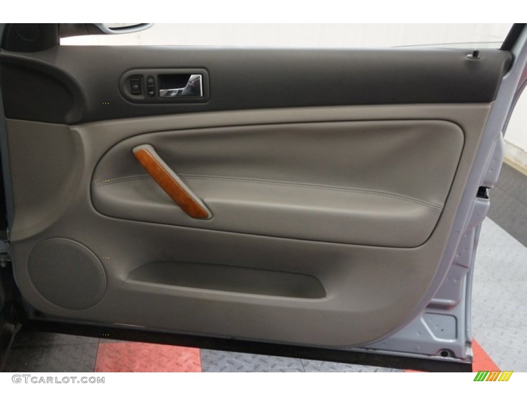 2005 Passat GLX Sedan - Blue Silver Metallic / Beige photo #17
