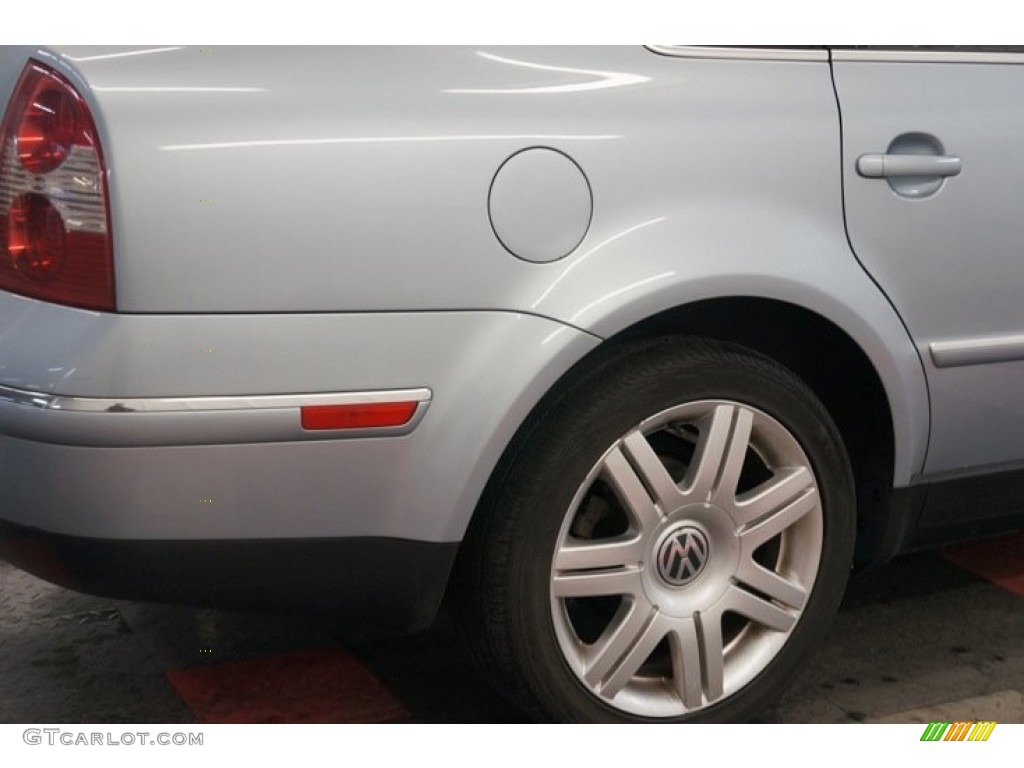2005 Passat GLX Sedan - Blue Silver Metallic / Beige photo #47