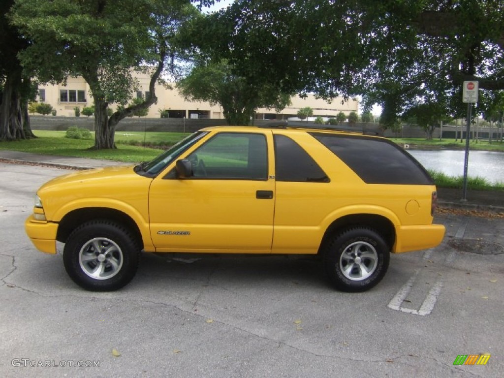 2003 Blazer LS - Yellow / Graphite photo #2