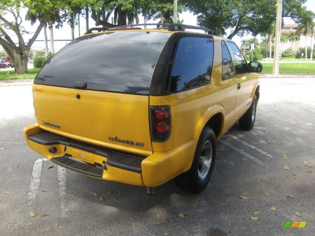 2003 Blazer LS - Yellow / Graphite photo #4