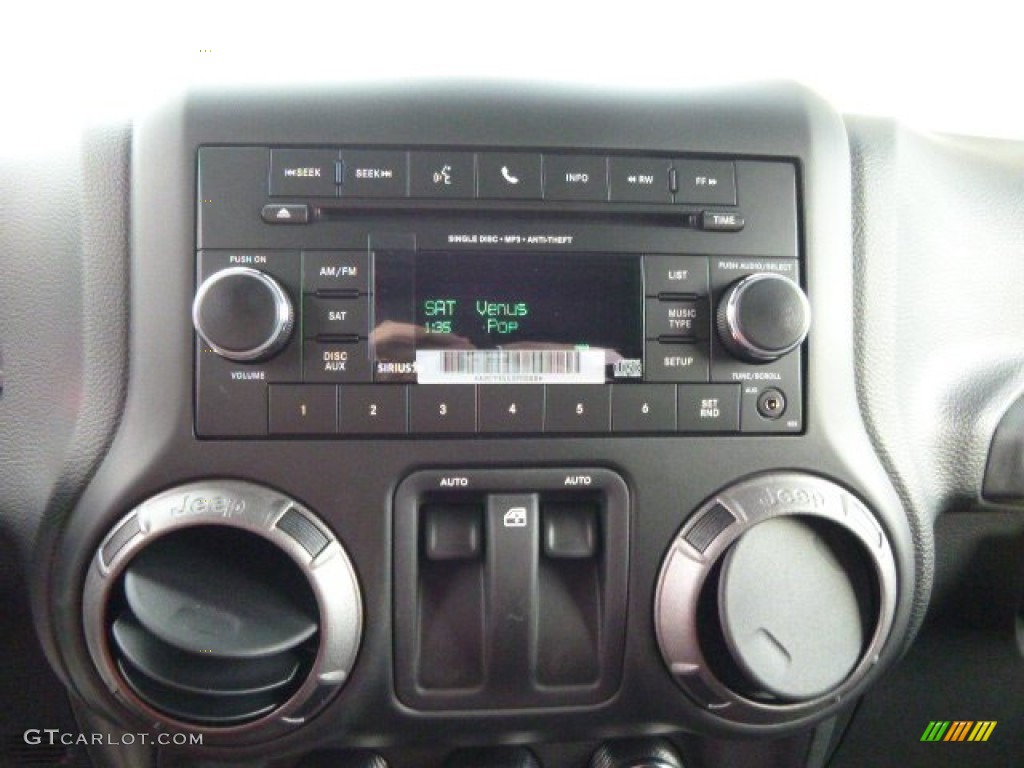 2015 Jeep Wrangler Willys Wheeler W 4x4 Controls Photo #98185338